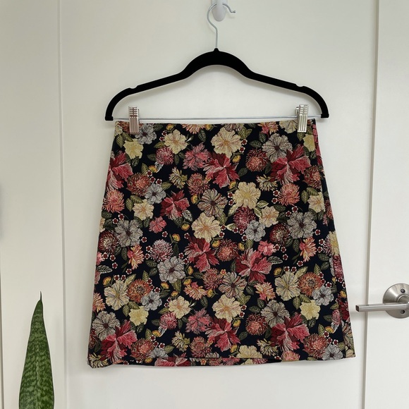 LOFT Dresses & Skirts - NWT Loft Floral Skirt
